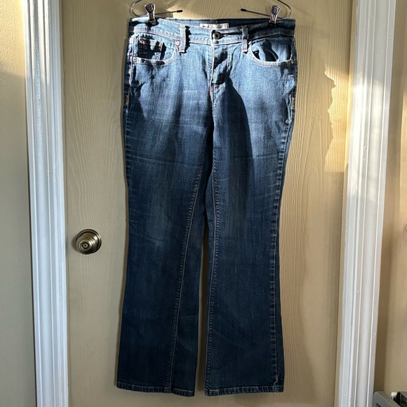 515 Levi’s in 6 short, bootcut, flap pockets, red tab - Picture 2 of 9